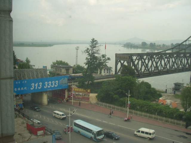 ¾ÆÄ§¿¡ ¾Ð·Ï° ö±³¸¦ °Ç³Ê´Â ȹ°ÀÚµ¿Â÷