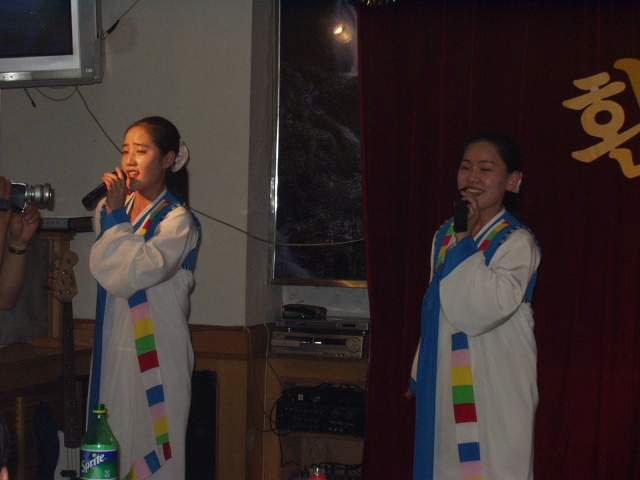 미모가 뛰어난 북한 여성들