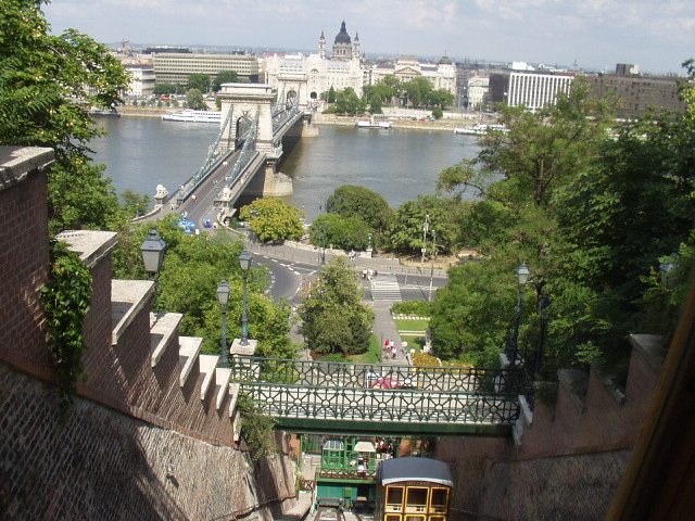 �δټ����� �ö󰡴� ���̺�ī���� �����ٺ� ǳ��