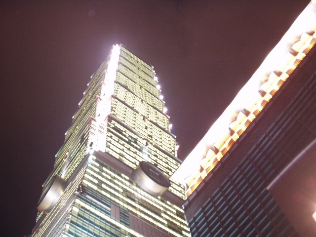 야경이 호화로운 타이페이 최고의 101빌딩